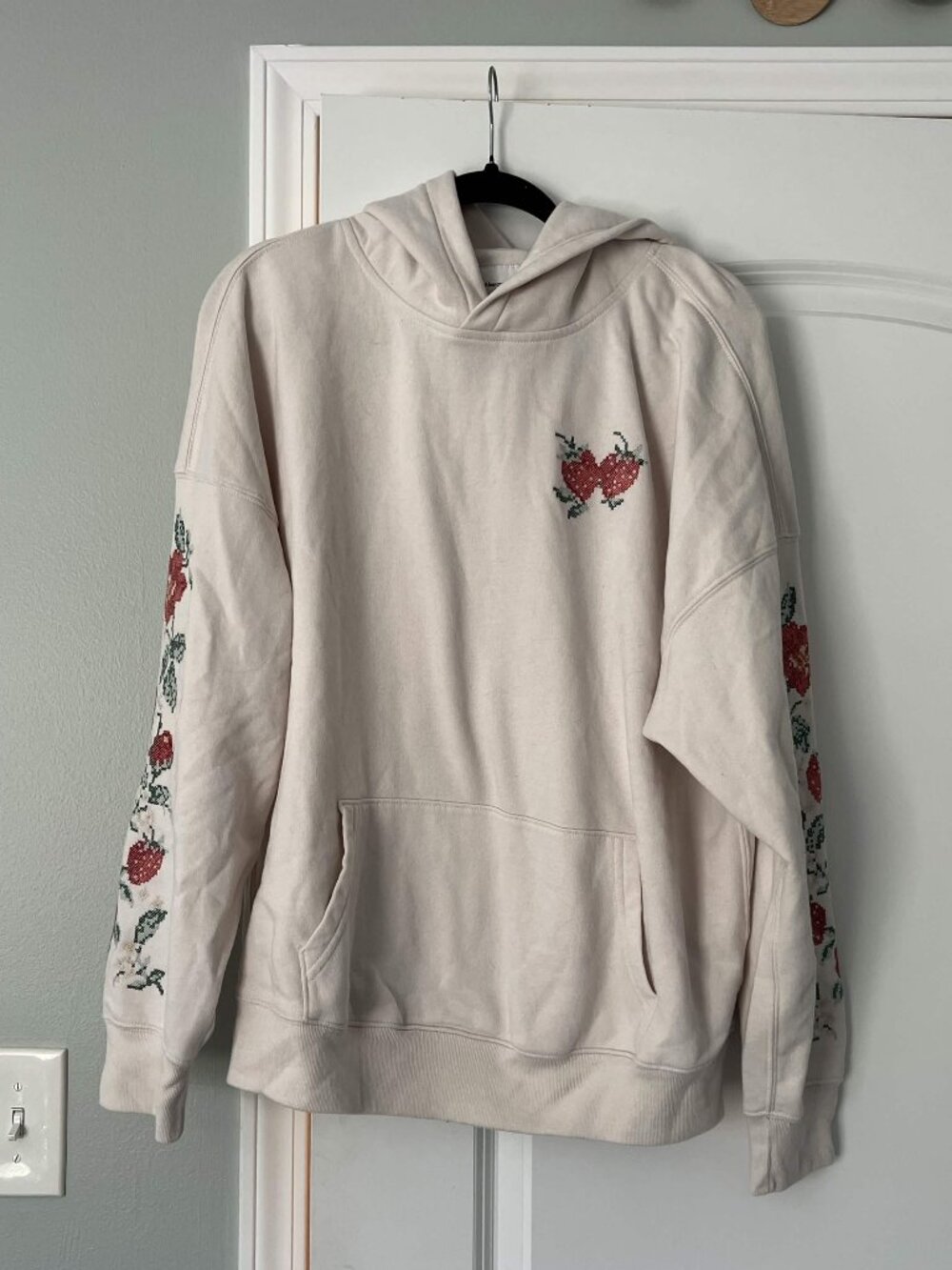 NWOT Abercrombie and Fitch Strawberry Cross Stitch Sweatshirt - Size XL